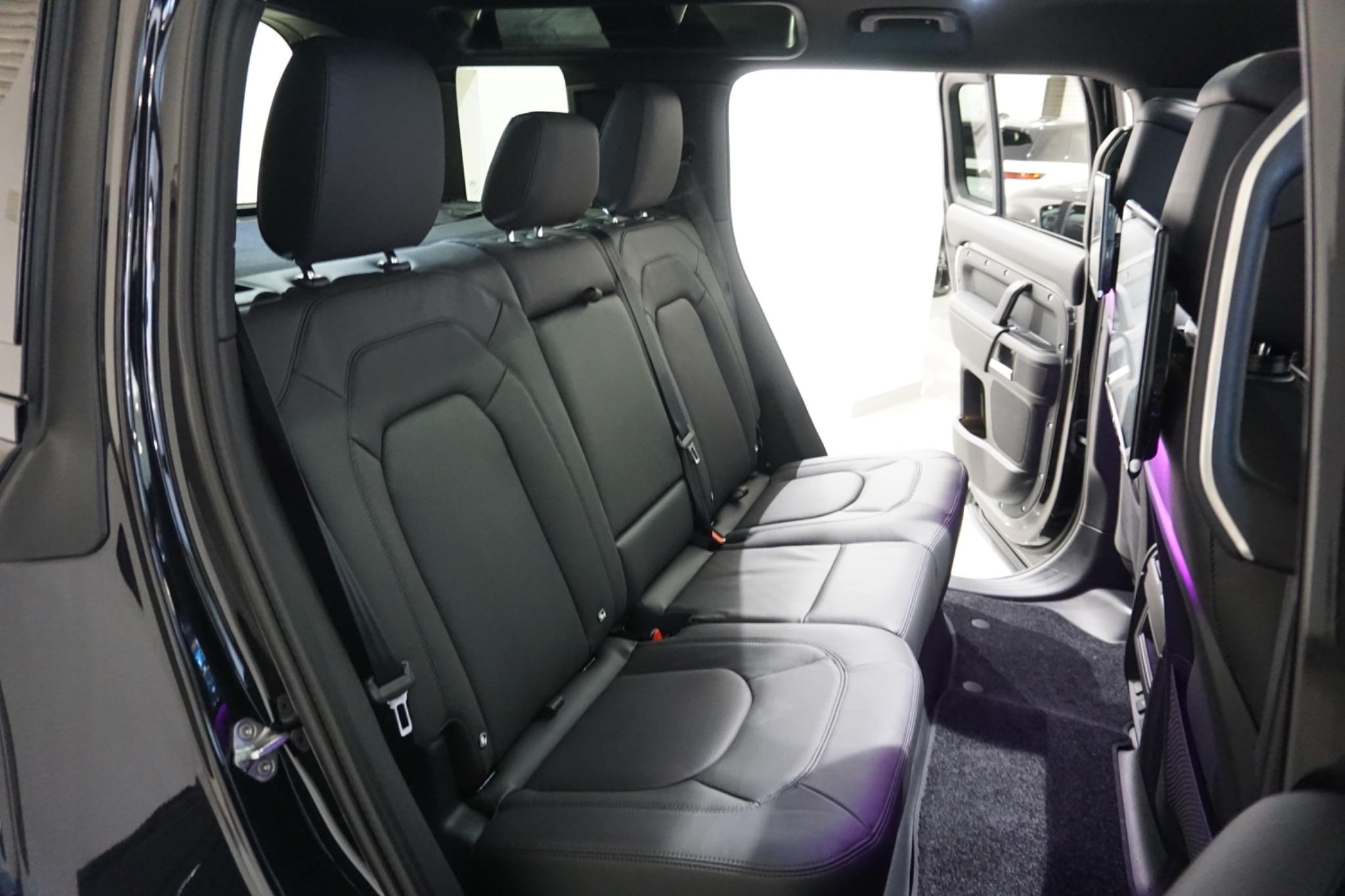 Land Rover Defender 110 3.0 D250 MHEV X-Dynamic HSE Auto 4WD Euro 6 (s/s) 5dr